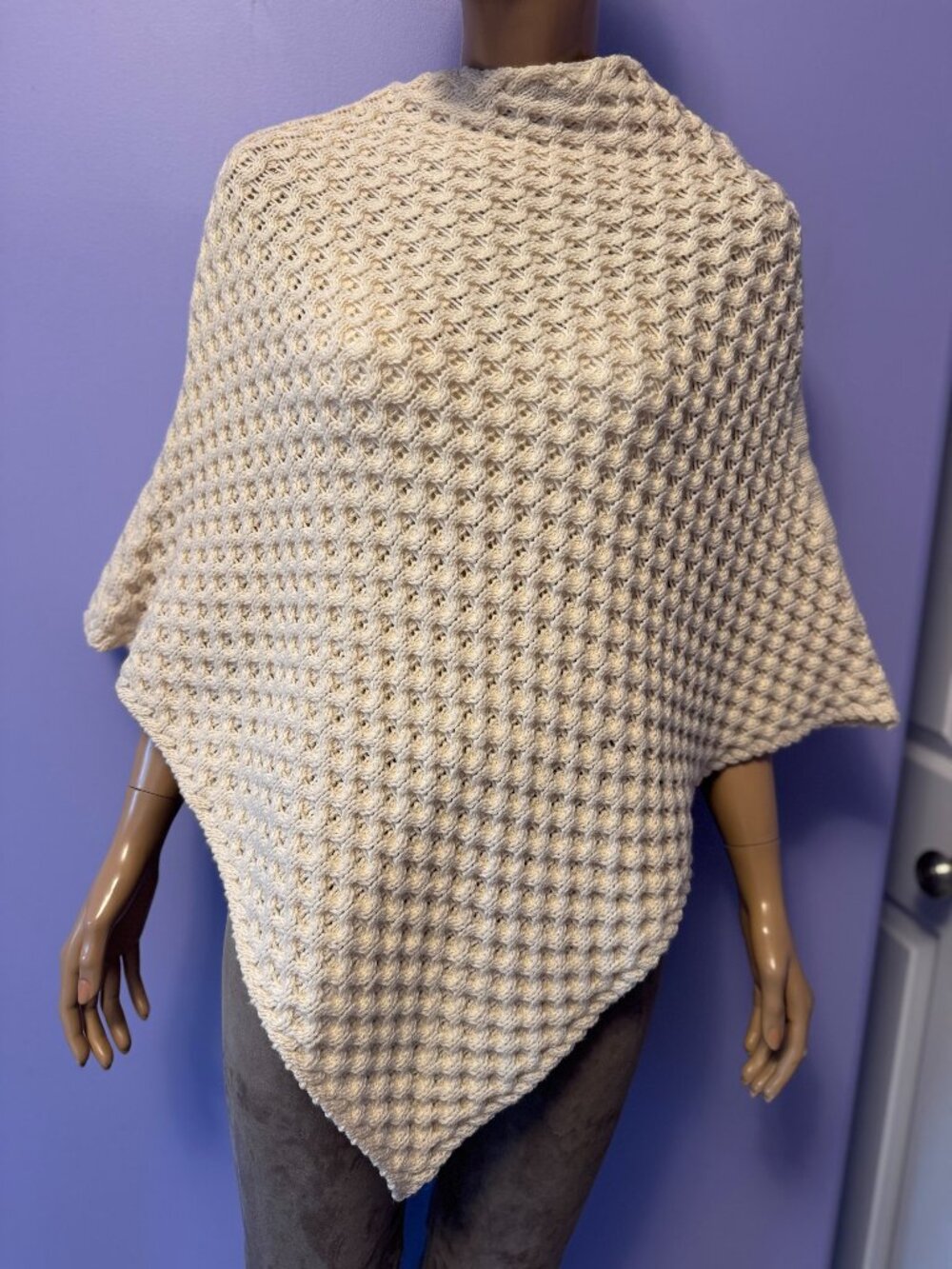 BLARNEY WOOLLEN MILLS IRELAND Cream WOOL HONEYCOMB PONCHO 9-10 years